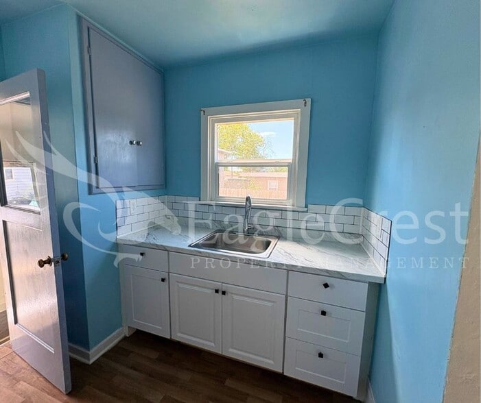 Building Photo - Charming 2-Bedroom Home with Modern Finishes & Open Yard