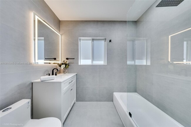 Building Photo - 871 NE 81st St