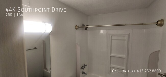 Building Photo - 44 Southpoint Dr