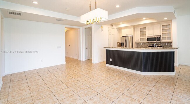 Building Photo - 8231 NW 127th Ln