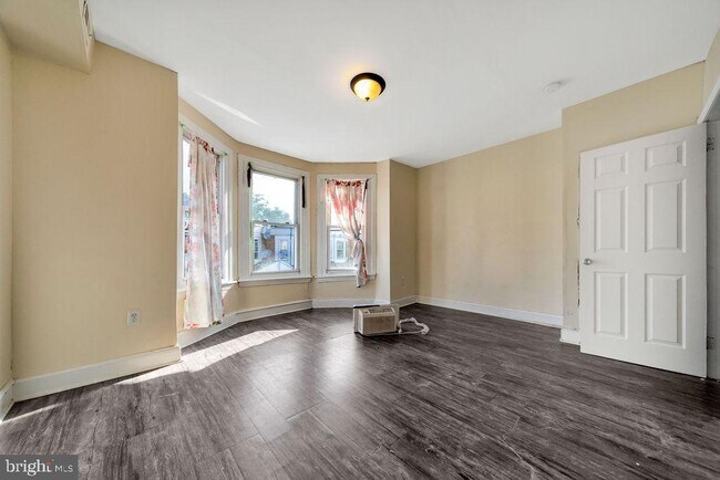 Building Photo - 6164 Delancey St