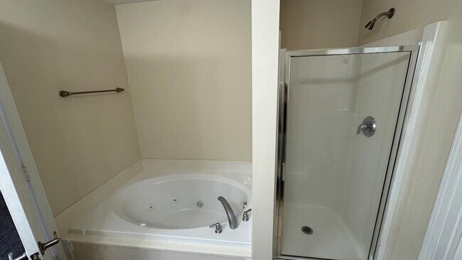 Building Photo - 115 Ponderosa Dr