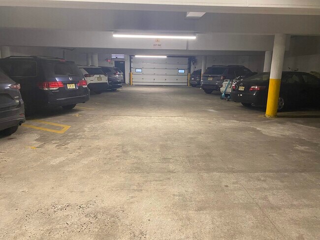 Building Photo - 517 74th St