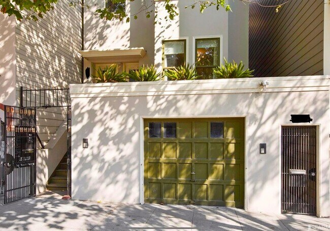 Building Photo - 226-230 Scott St