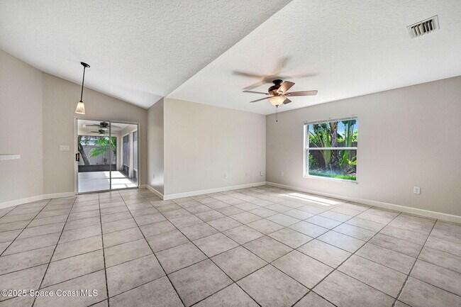 Building Photo - 1135 Egret Lake Way