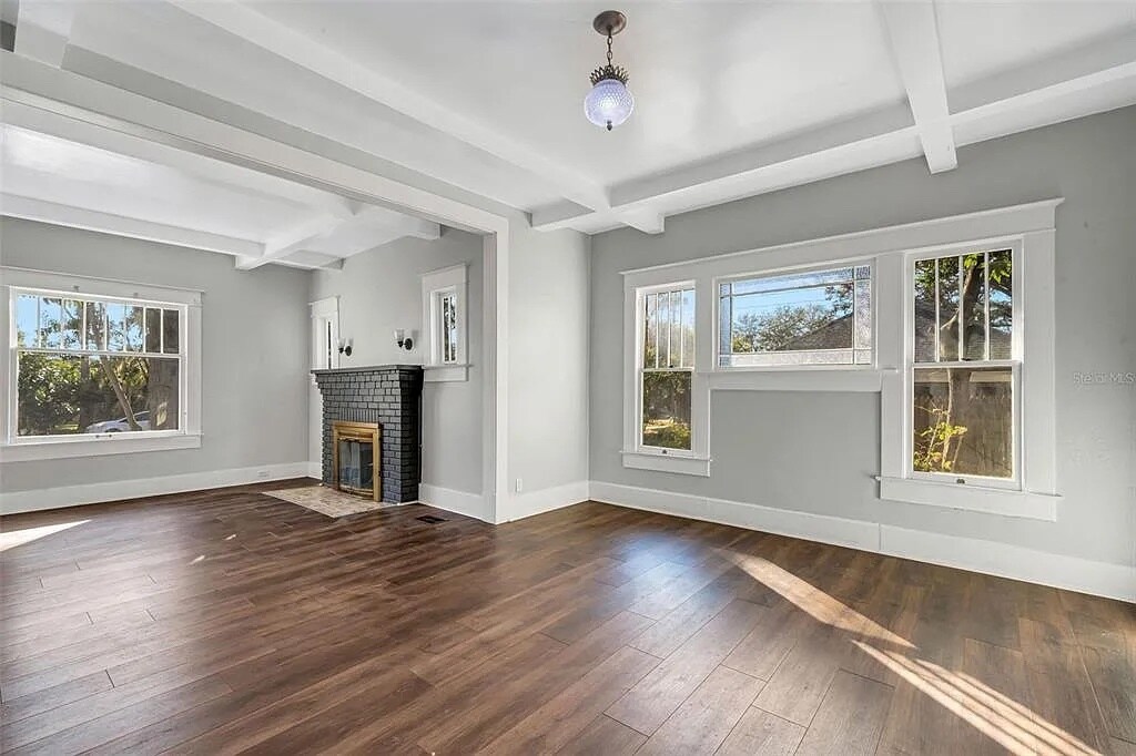 Building Photo - 7327 1st Ave N