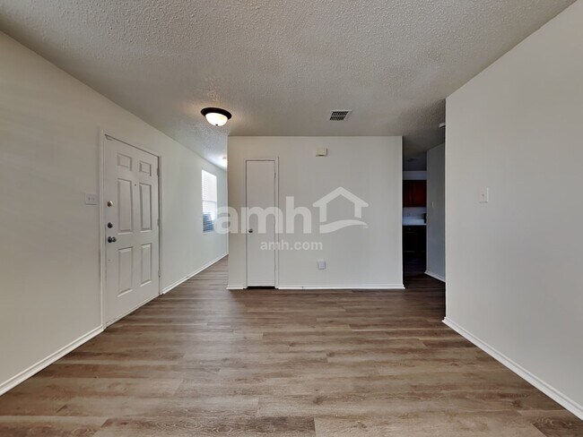 Building Photo - 3112 Amber Waves Ln