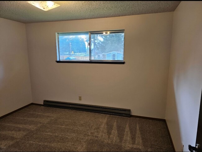 Building Photo - 12405 Zeller Rd SE