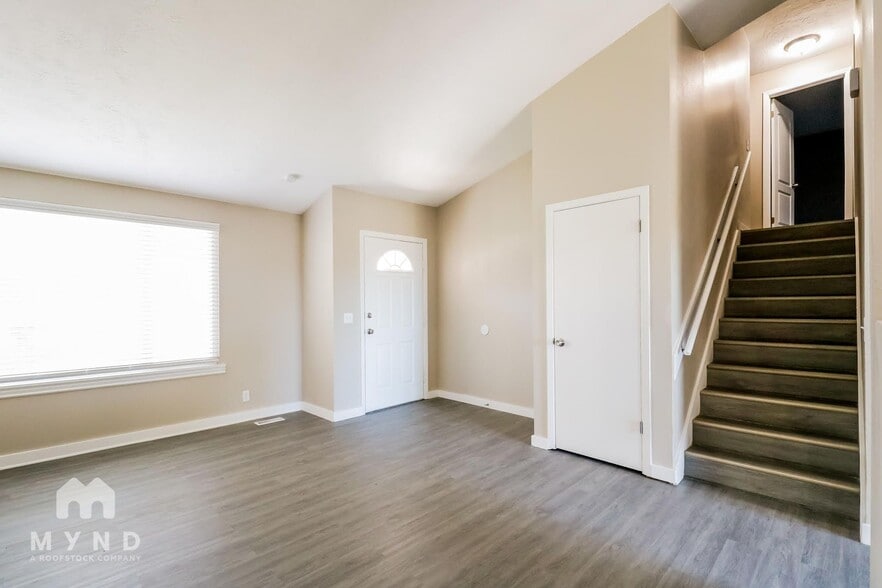 Building Photo - 5888 Cilma Dr