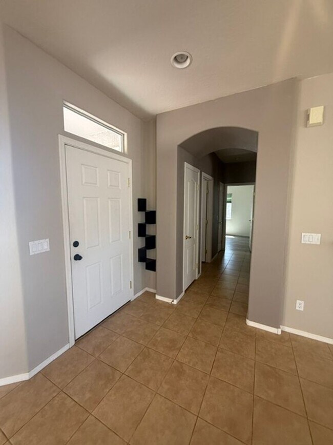 Building Photo - 2 bedroom 2 bath home in Amante at Verde Santa Fe - contact Property Pros