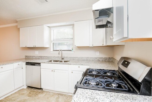 Building Photo - 5056 Rails Way