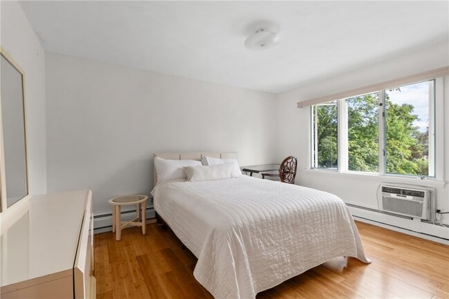 Building Photo - 137 Honness Ln