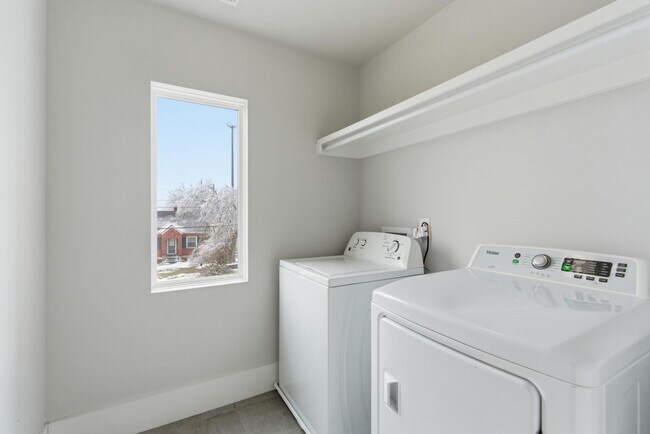 Building Photo - 426 Patterson St