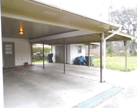 Building Photo - 618 Robinson Dr