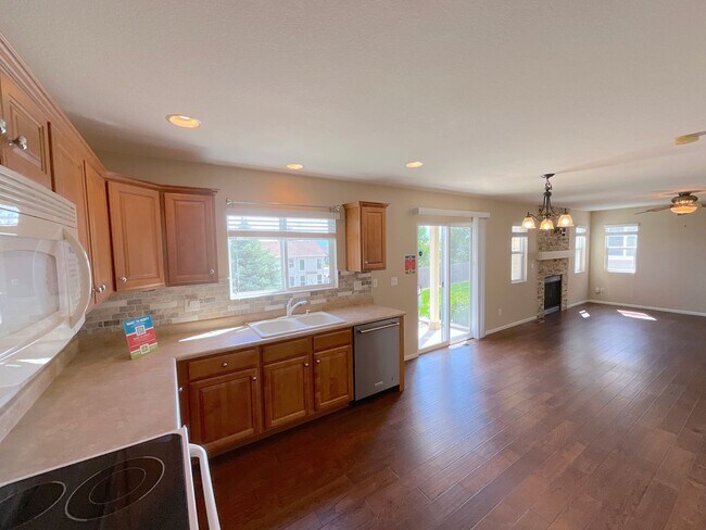 Building Photo - 3 Bedroom Home Available Near Barnes Rd & ...