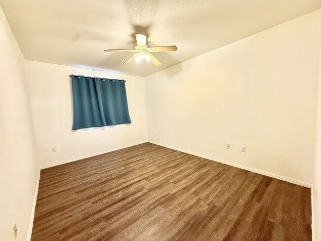 Building Photo - 3002 W Elizabeth St