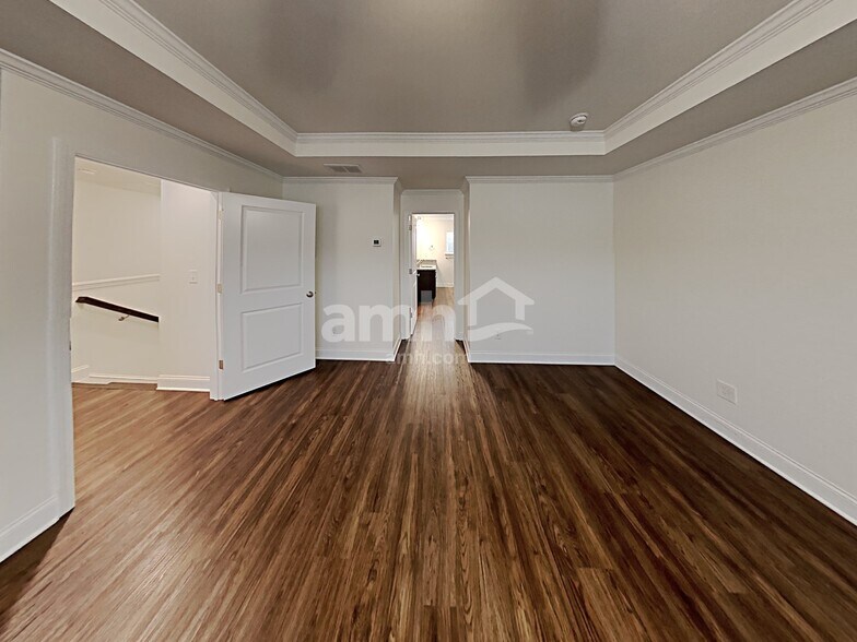 Building Photo - 216 Lake Vista Dr