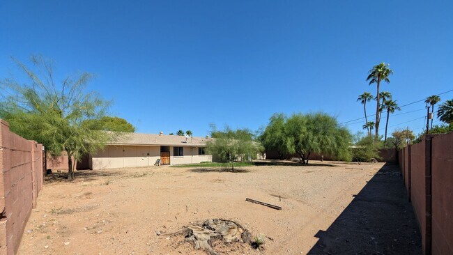 Building Photo - EXCEPTIONAL AREA/NEIGHBORHOOD-4 Bedrooms~S...