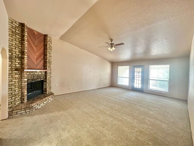 Building Photo - 3550 N Verdugo Rd
