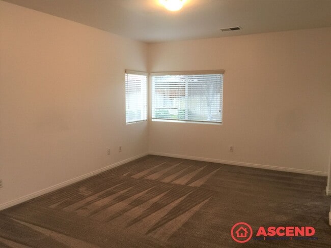 Building Photo - Comfortable 3-Bedroom, 2-Bath Home with Modern Kitchen