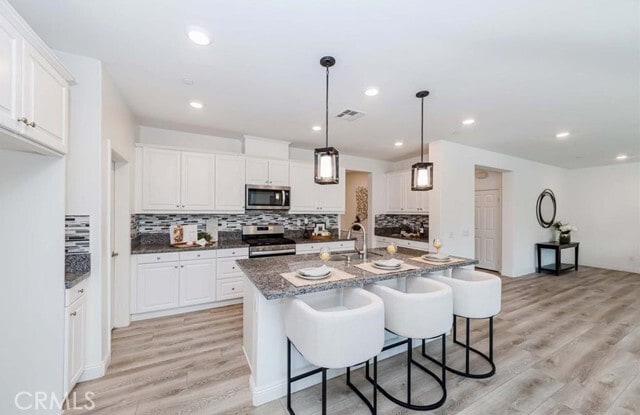 Building Photo - 20886 Mountain Gate Dr