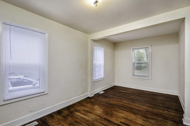 Building Photo - 1234 E Elza Ave