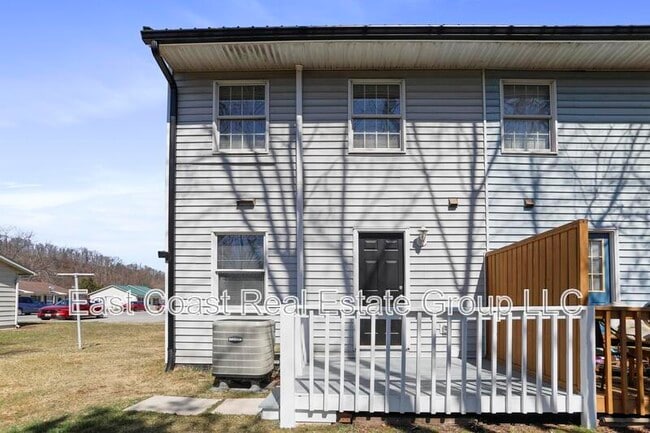 Building Photo - 4 Fleming Dr