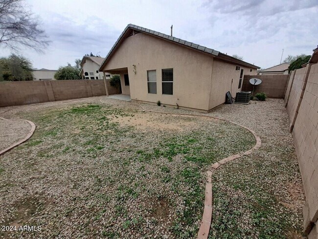 Building Photo - 9313 Olla Ave