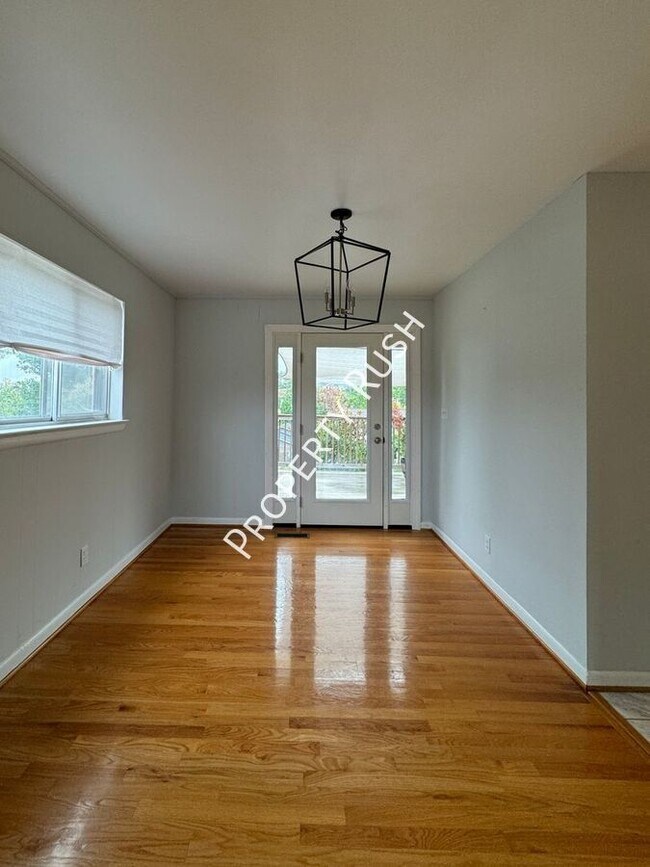 Building Photo - 2307 Arroyo Dr