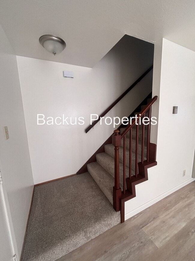 Building Photo - Wonderful newly remodeled duplex located in South Salinas