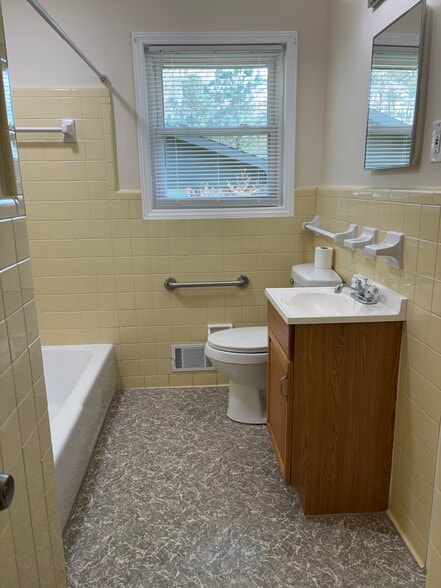 Building Photo - 8686 Bowden St