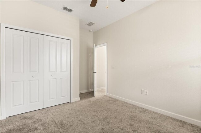 Building Photo - 9131 Cut Shot Dr