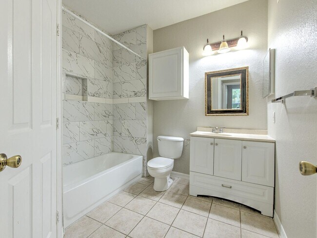 Building Photo - 5703 Legacy Crescent Pl