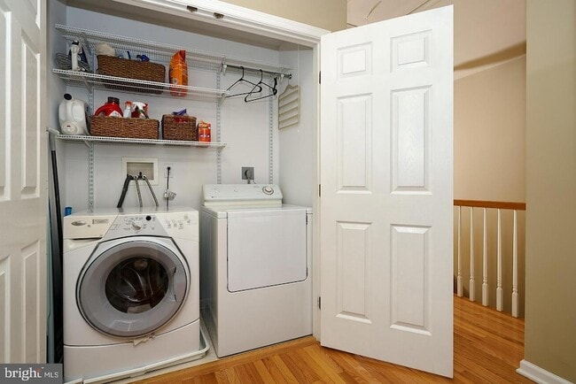 Building Photo - 138 Whispering Oaks Dr