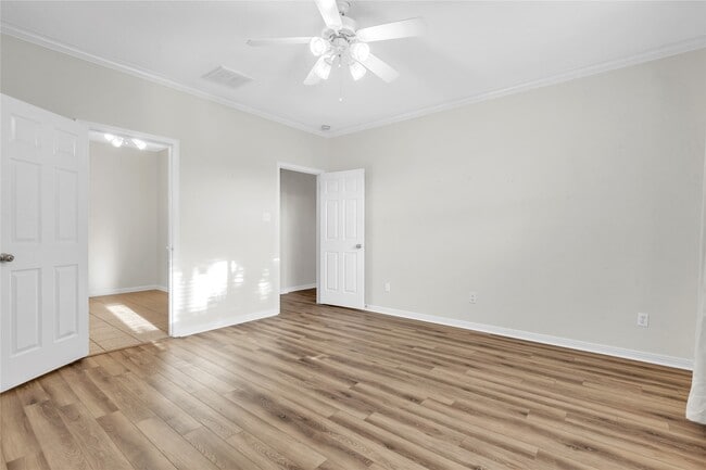 Building Photo - 415 Abbey Ln