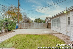 Building Photo - 811 Cottonwood Ave