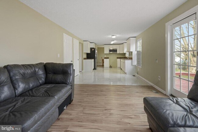 Building Photo - 1346 Rock Chapel Rd