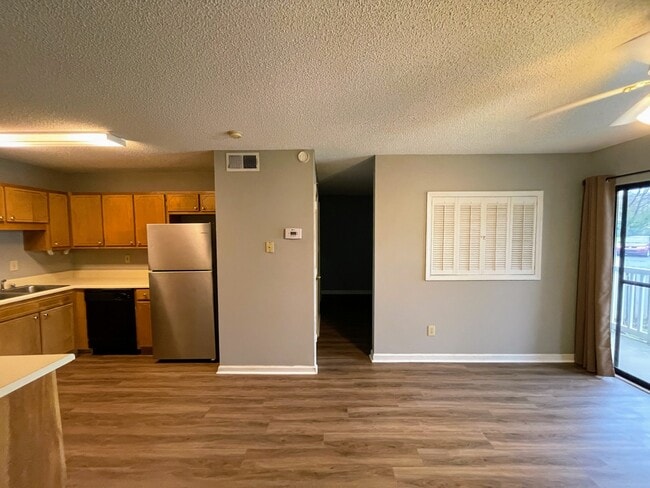 Building Photo - 6634 Willow Pointe Dr NW