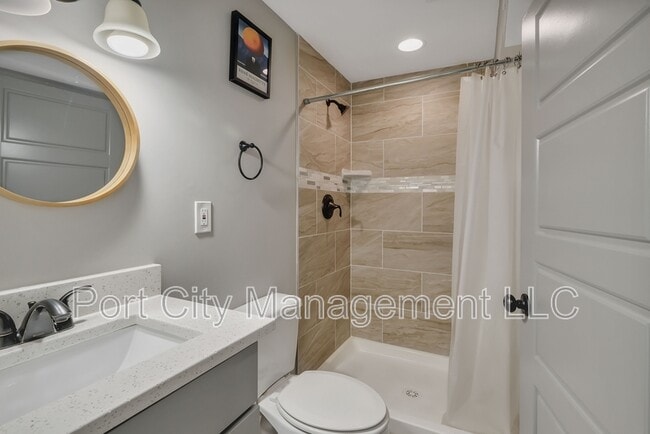 Building Photo - 504 S Milton Ave