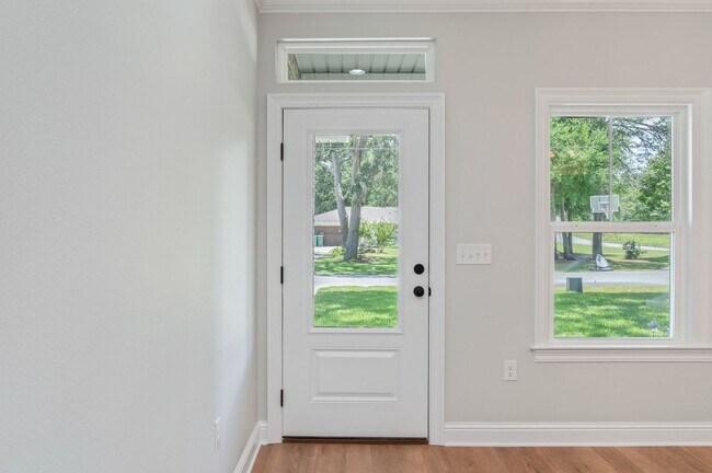 Building Photo - 4 Bedroom In Niceville!
