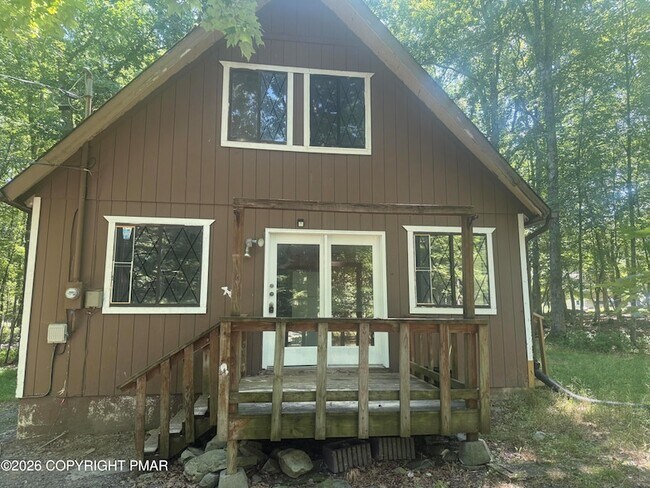Building Photo - 2111 Spring Dr