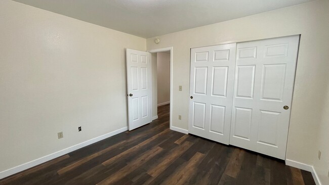 Building Photo - Single-Level, End-Unit, 3-Bedroom Condo wi...