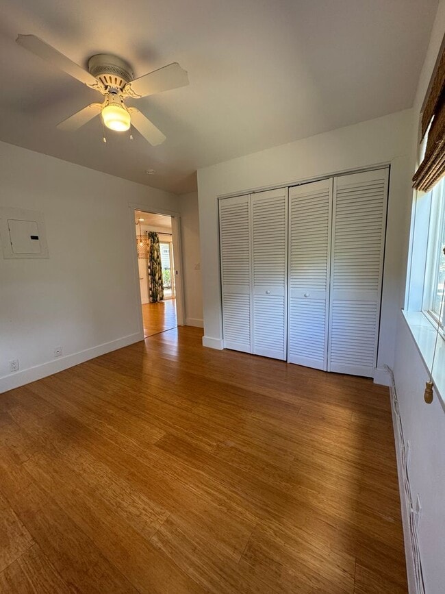 Building Photo - Newly Renovated 3/3 Home in Waialua