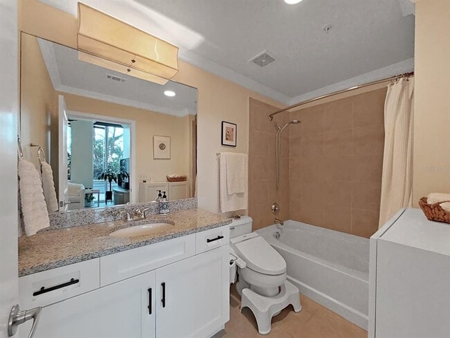 Building Photo - 777 N Ashley Dr