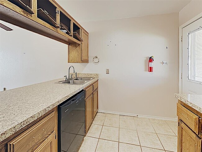 Building Photo - 121 Graystone Pl