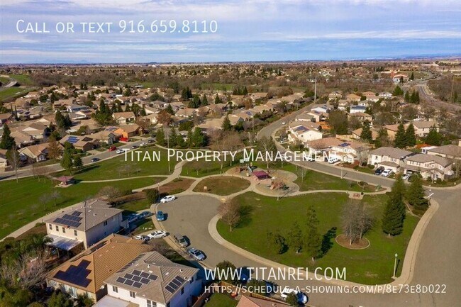 Building Photo - 661 Dover Ln