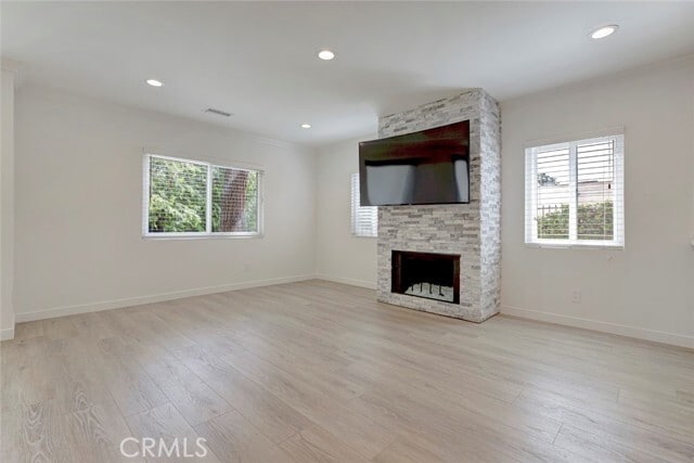 Building Photo - 247 N Oak Ave