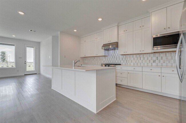 Building Photo - 31715 Wild Mdw Dr