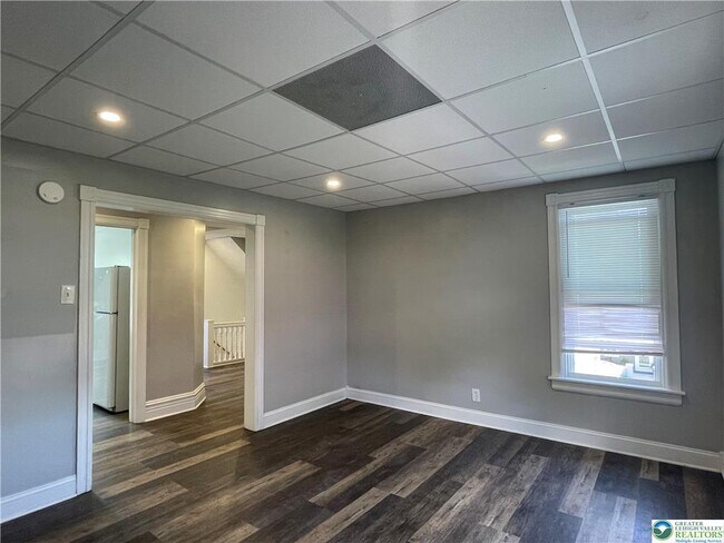 Building Photo - 1219 3rd St
