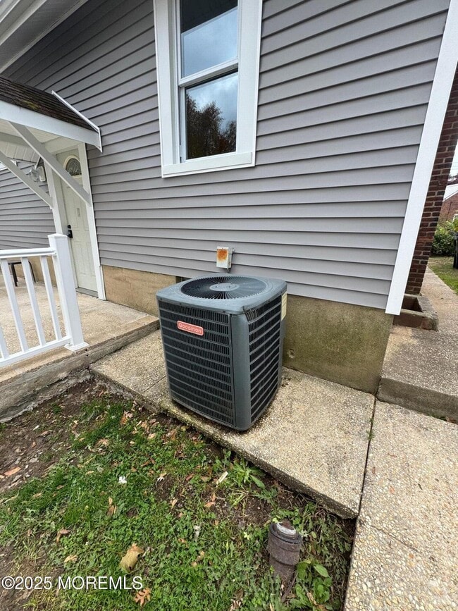 Building Photo - 11 Washington Ave